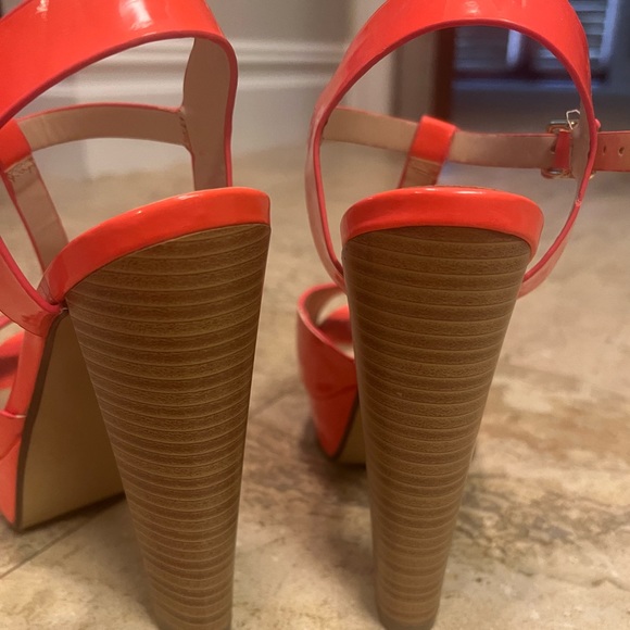 Heart in D Coral Peep Toe Platform Heels - Picture 6 of 8